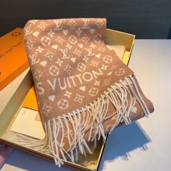 Louis Vuitton Monogram wool scarf - Picture 2 of 8